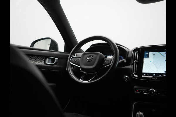 Volvo XC40 T5 Recharge R-Design PHEV 262pk Dealer O.H. | Trekhaak Af Fabriek | Camera | Alcantara Sportstoelen & Stuur Verwarmd | Keyless | Blis | Apple Carplay | Navigatie | DAB | Cruise Control | 19"L.M | Plug In Hybrid |