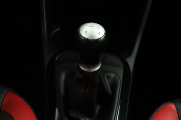 Kia Picanto 1.0 DPi GT-Line - Achteruitrijcamera - Parkeersensoren - Navigatie - Fabrieksgarantie Tot 2028