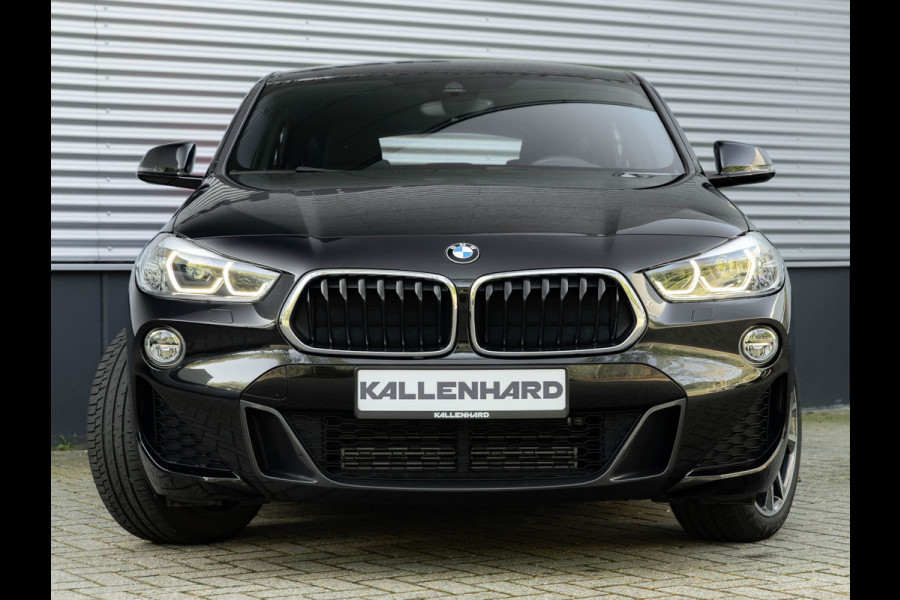 BMW X2 sDrive18i M-Sport - Stoelverwarming - LED - 19 inch