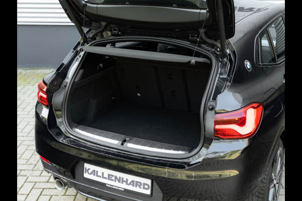 BMW X2 sDrive18i M-Sport - Stoelverwarming - LED - 19 inch