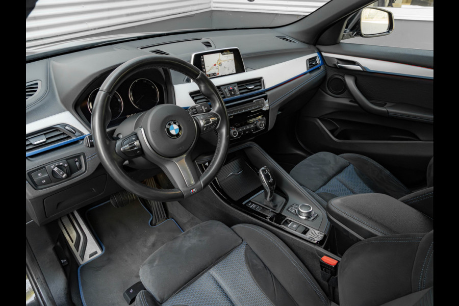 BMW X2 sDrive18i M-Sport - Stoelverwarming - LED - 19 inch