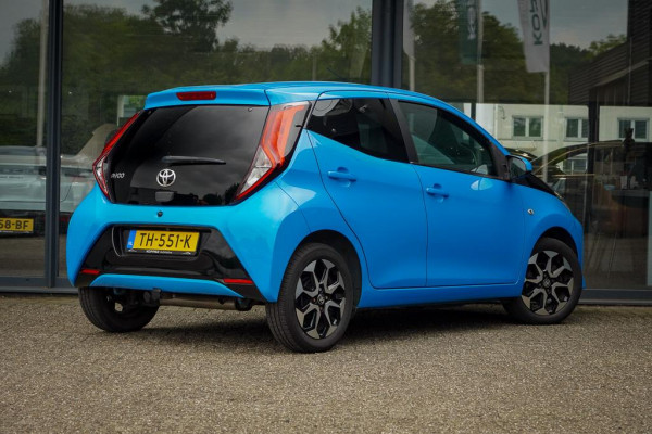 Toyota Aygo 1.0 VVT-i x-first / Carplay / Trekhaak Afn / Dealeronderhouden / 5 Drs