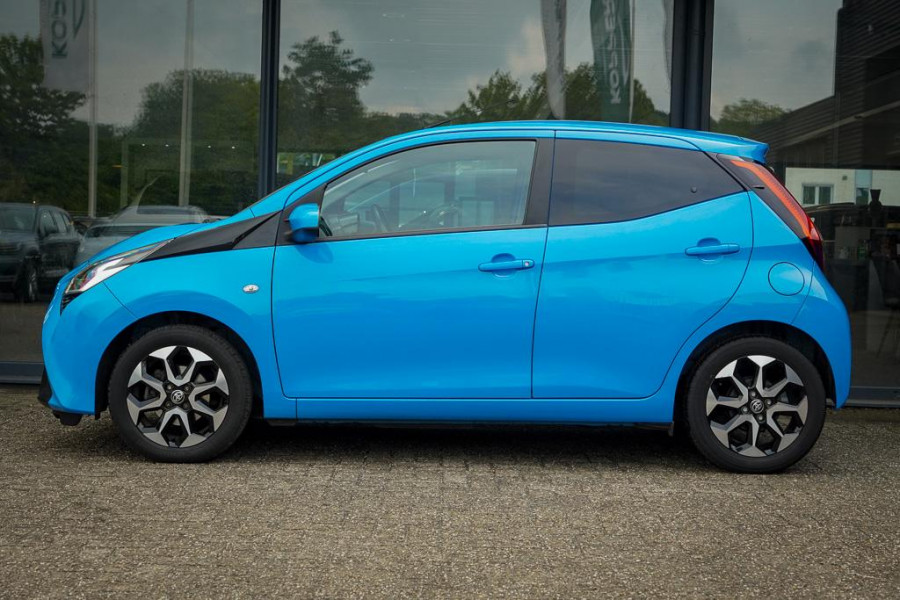 Toyota Aygo 1.0 VVT-i x-first / Carplay / Trekhaak Afn / Dealeronderhouden / 5 Drs