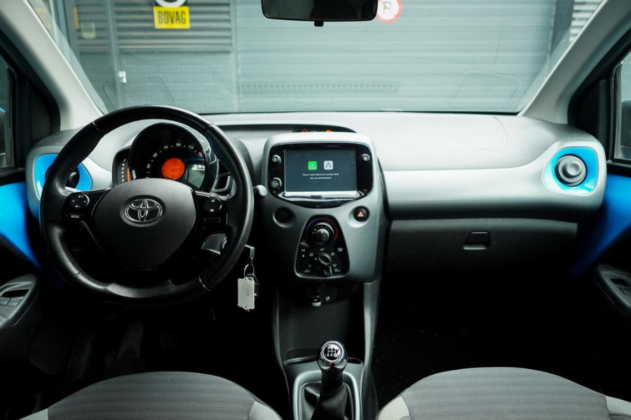 Toyota Aygo 1.0 VVT-i x-first / Carplay / Trekhaak Afn / Dealeronderhouden / 5 Drs