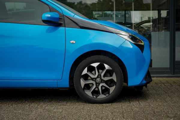 Toyota Aygo 1.0 VVT-i x-first / Carplay / Trekhaak Afn / Dealeronderhouden / 5 Drs