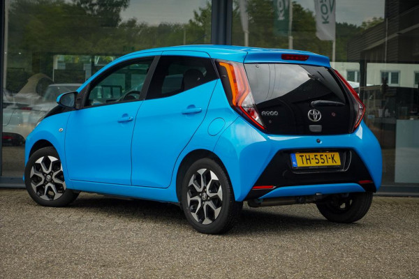 Toyota Aygo 1.0 VVT-i x-first / Carplay / Trekhaak Afn / Dealeronderhouden / 5 Drs