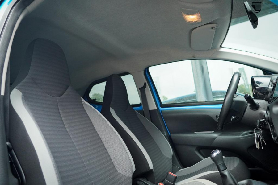 Toyota Aygo 1.0 VVT-i x-first / Carplay / Trekhaak Afn / Dealeronderhouden / 5 Drs