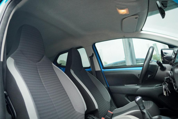 Toyota Aygo 1.0 VVT-i x-first / Carplay / Trekhaak Afn / Dealeronderhouden / 5 Drs