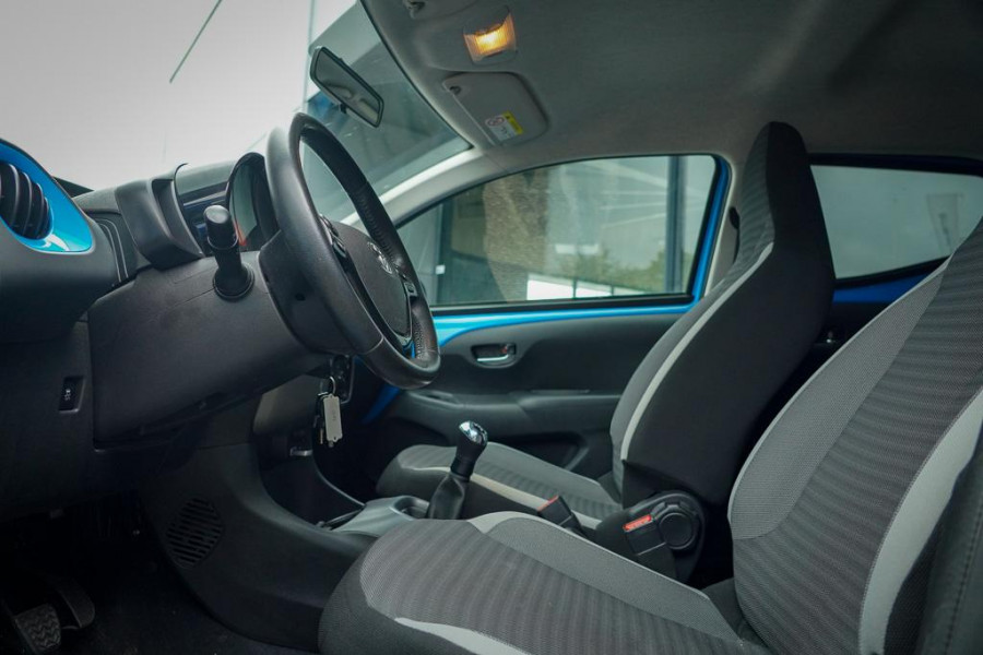 Toyota Aygo 1.0 VVT-i x-first / Carplay / Trekhaak Afn / Dealeronderhouden / 5 Drs