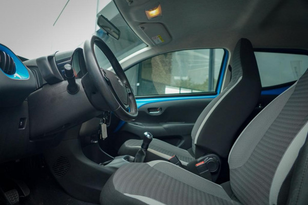 Toyota Aygo 1.0 VVT-i x-first / Carplay / Trekhaak Afn / Dealeronderhouden / 5 Drs