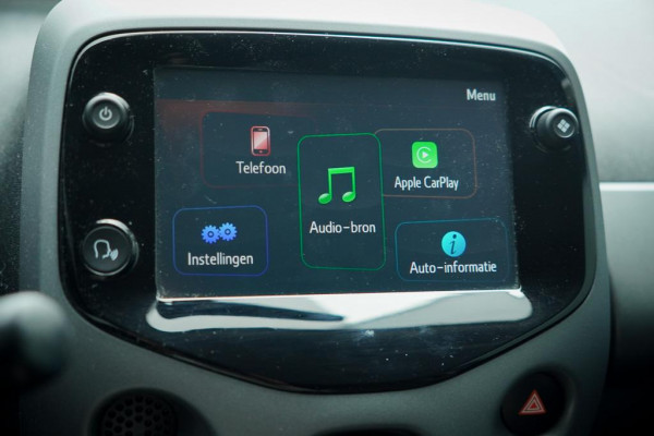 Toyota Aygo 1.0 VVT-i x-first / Carplay / Trekhaak Afn / Dealeronderhouden / 5 Drs