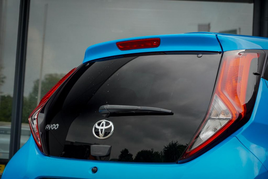 Toyota Aygo 1.0 VVT-i x-first / Carplay / Trekhaak Afn / Dealeronderhouden / 5 Drs