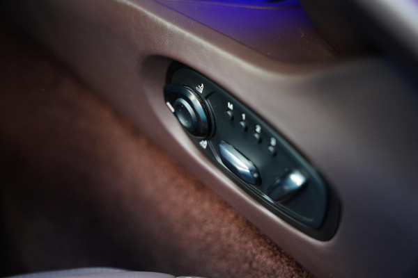Aston Martin DB12 4.0 V8 / BTW / NEW SERVICE / NL AUTO