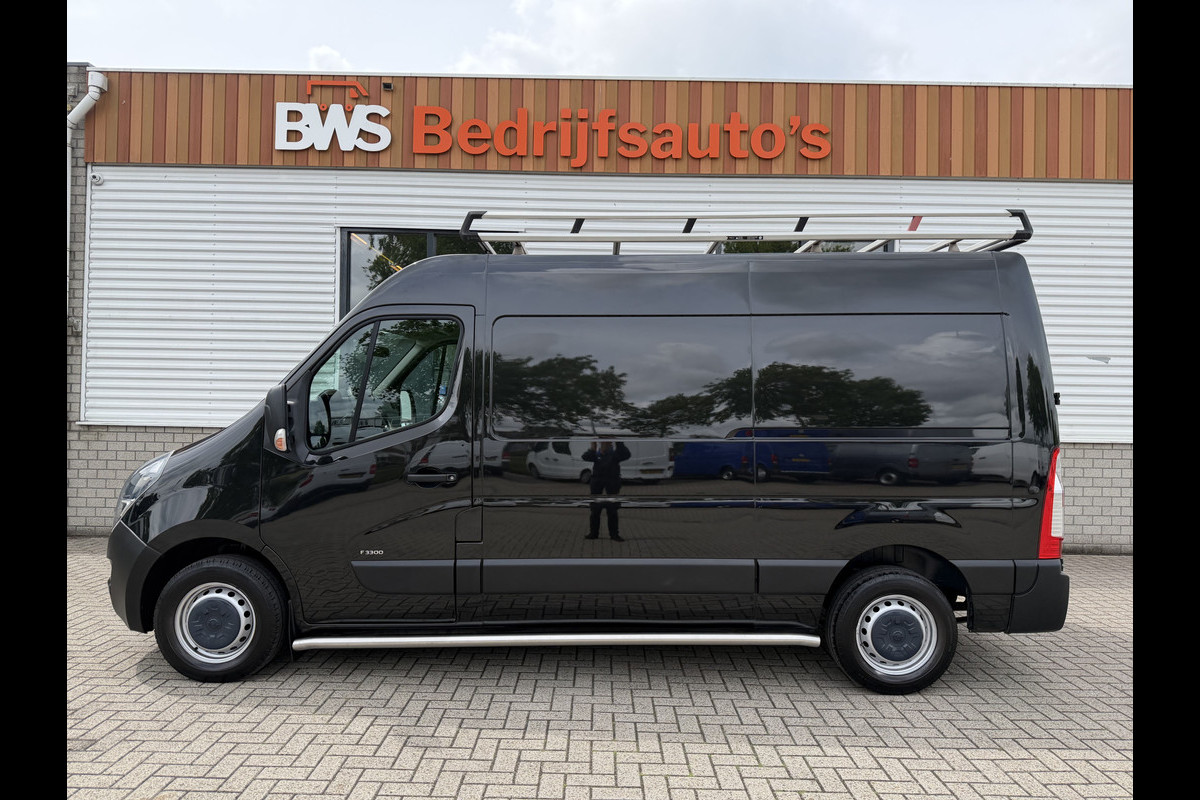 Opel Movano 2.3 Turbo 136pk L2H2 / vaste prijs rijklaar € 20.950 ex btw / lease vanaf € 342 / zwart metallic / airco / cruise / imperial + trap / trekhaak / camera / euro 6