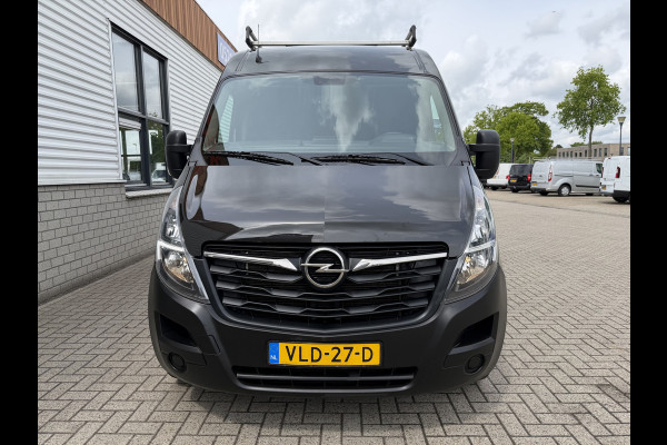 Opel Movano 2.3 Turbo 136pk L2H2 / vaste prijs rijklaar € 20.950 ex btw / lease vanaf € 342 / zwart metallic / airco / cruise / imperial + trap / trekhaak / camera / euro 6