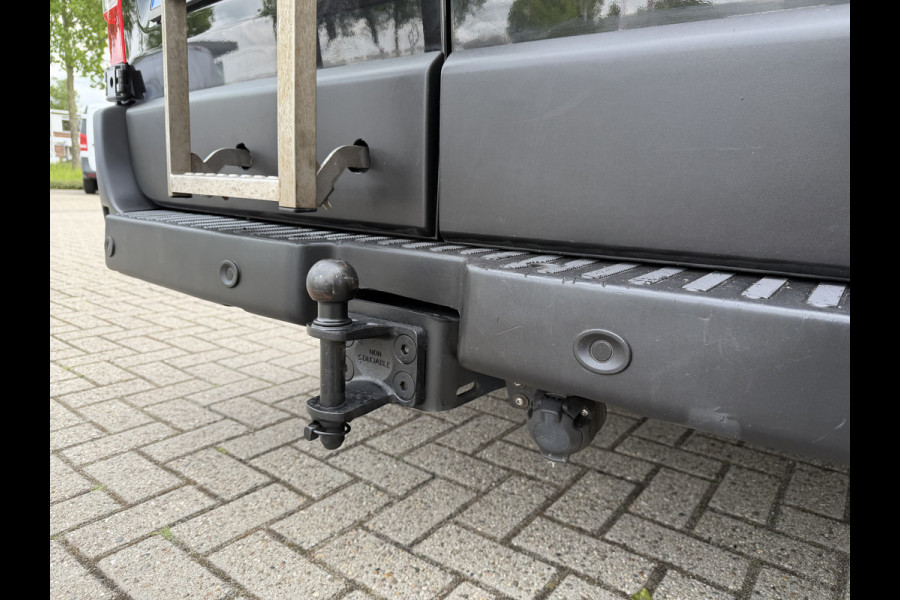 Opel Movano 2.3 Turbo 136pk L2H2 / vaste prijs rijklaar € 20.950 ex btw / lease vanaf € 342 / zwart metallic / airco / cruise / imperial + trap / trekhaak / camera / euro 6