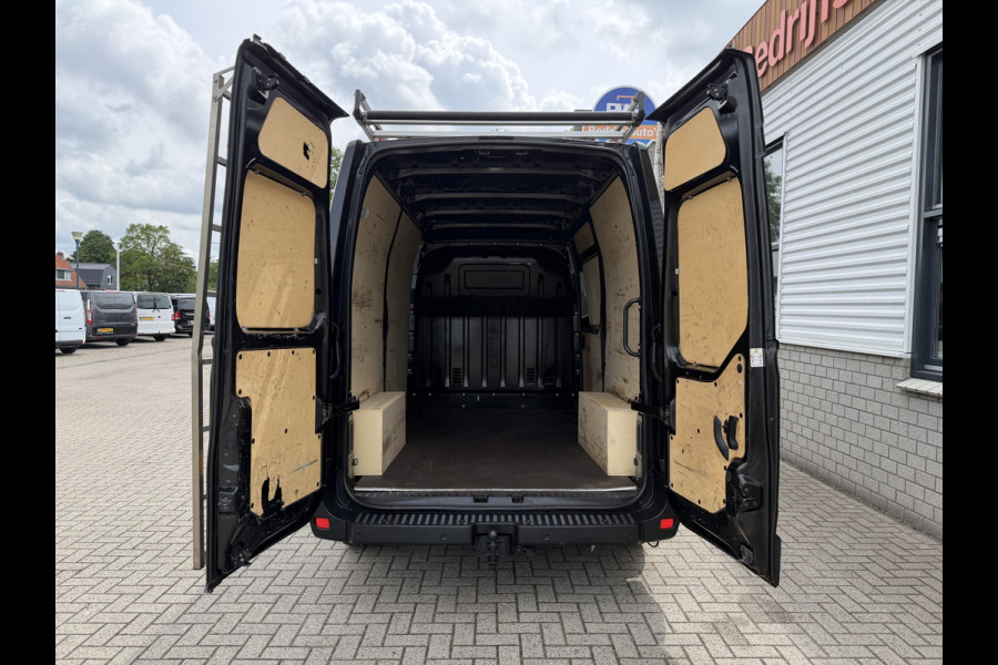 Opel Movano 2.3 Turbo 136pk L2H2 / vaste prijs rijklaar € 20.950 ex btw / lease vanaf € 342 / zwart metallic / airco / cruise / imperial + trap / trekhaak / camera / euro 6