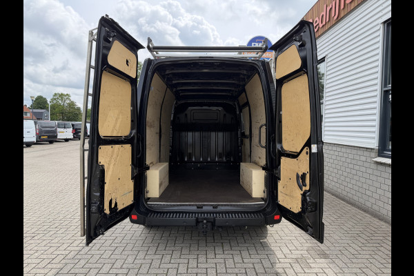 Opel Movano 2.3 Turbo 136pk L2H2 / vaste prijs rijklaar € 20.950 ex btw / lease vanaf € 342 / zwart metallic / airco / cruise / imperial + trap / trekhaak / camera / euro 6