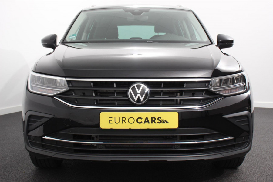 Volkswagen Tiguan 1.5 TSI 150pk Automaat Life Navigatie Apple Carplay/Android Auto Climate Control Digitale Cockpit Adaptive cruise Control Wegklapbare Trekhaak Stoelverwarming