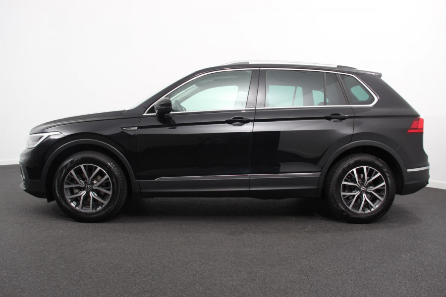 Volkswagen Tiguan 1.5 TSI 150pk Automaat Life Navigatie Apple Carplay/Android Auto Climate Control Digitale Cockpit Adaptive cruise Control Wegklapbare Trekhaak Stoelverwarming