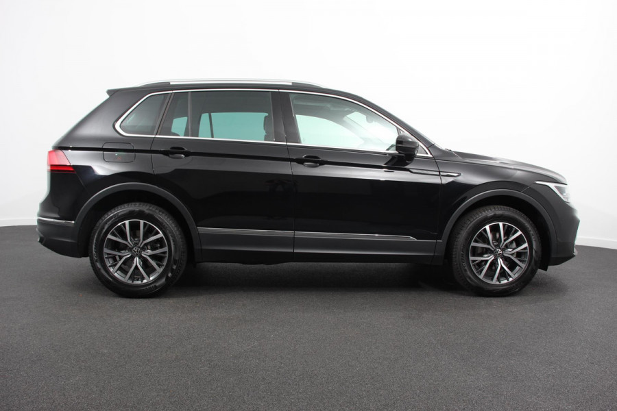 Volkswagen Tiguan 1.5 TSI 150pk Automaat Life Navigatie Apple Carplay/Android Auto Climate Control Digitale Cockpit Adaptive cruise Control Wegklapbare Trekhaak Stoelverwarming