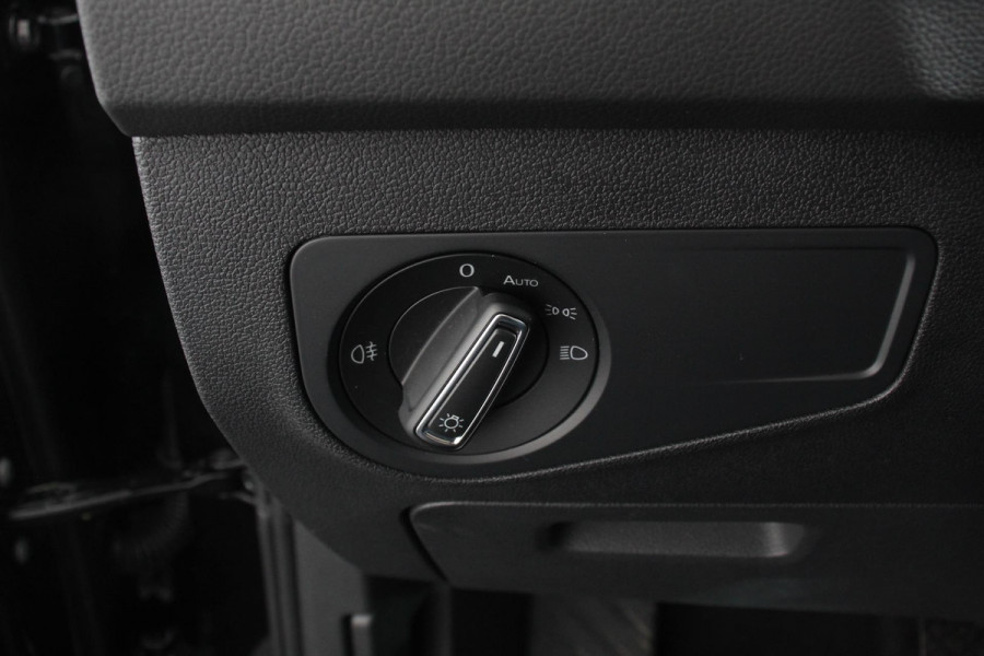 Volkswagen Tiguan 1.5 TSI 150pk Automaat Life Navigatie Apple Carplay/Android Auto Climate Control Digitale Cockpit Adaptive cruise Control Wegklapbare Trekhaak Stoelverwarming