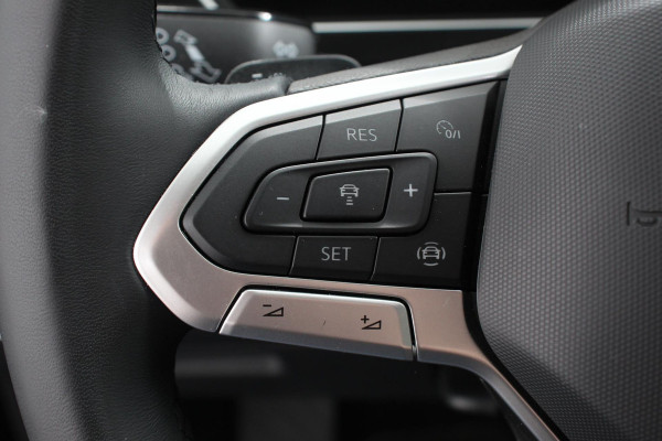 Volkswagen Tiguan 1.5 TSI 150pk Automaat Life Navigatie Apple Carplay/Android Auto Climate Control Digitale Cockpit Adaptive cruise Control Wegklapbare Trekhaak Stoelverwarming