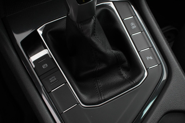 Volkswagen Tiguan 1.5 TSI 150pk Automaat Life Navigatie Apple Carplay/Android Auto Climate Control Digitale Cockpit Adaptive cruise Control Wegklapbare Trekhaak Stoelverwarming