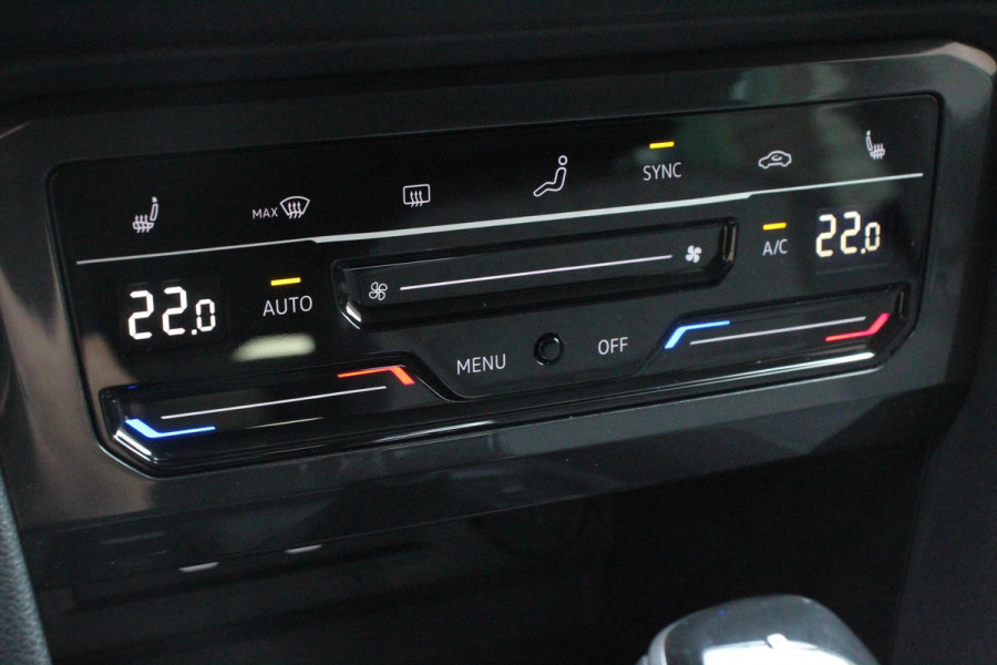 Volkswagen Tiguan 1.5 TSI 150pk Automaat Life Navigatie Apple Carplay/Android Auto Climate Control Digitale Cockpit Adaptive cruise Control Wegklapbare Trekhaak Stoelverwarming