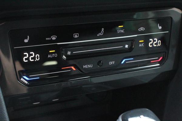 Volkswagen Tiguan 1.5 TSI 150pk Automaat Life Navigatie Apple Carplay/Android Auto Climate Control Digitale Cockpit Adaptive cruise Control Wegklapbare Trekhaak Stoelverwarming