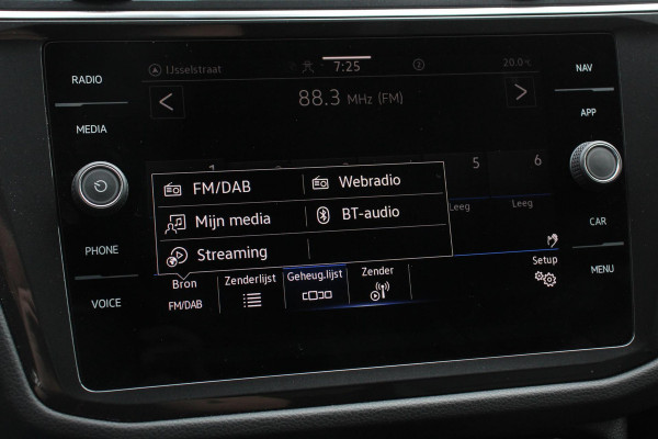 Volkswagen Tiguan 1.5 TSI 150pk Automaat Life Navigatie Apple Carplay/Android Auto Climate Control Digitale Cockpit Adaptive cruise Control Wegklapbare Trekhaak Stoelverwarming