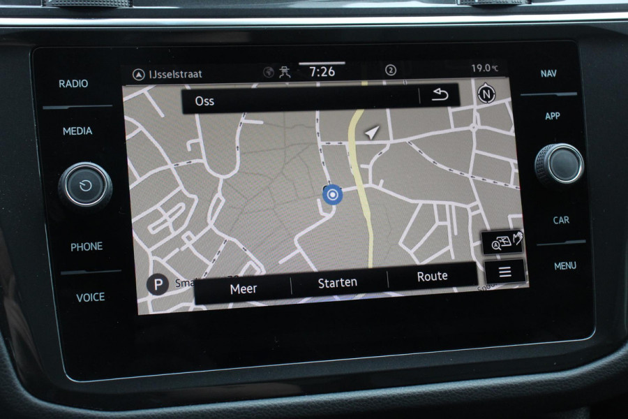 Volkswagen Tiguan 1.5 TSI 150pk Automaat Life Navigatie Apple Carplay/Android Auto Climate Control Digitale Cockpit Adaptive cruise Control Wegklapbare Trekhaak Stoelverwarming