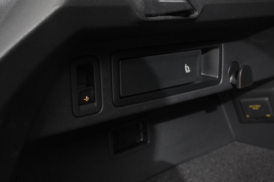 Volkswagen Tiguan 1.5 TSI 150pk Automaat Life Navigatie Apple Carplay/Android Auto Climate Control Digitale Cockpit Adaptive cruise Control Wegklapbare Trekhaak Stoelverwarming