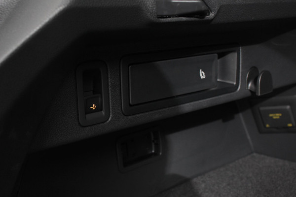 Volkswagen Tiguan 1.5 TSI 150pk Automaat Life Navigatie Apple Carplay/Android Auto Climate Control Digitale Cockpit Adaptive cruise Control Wegklapbare Trekhaak Stoelverwarming