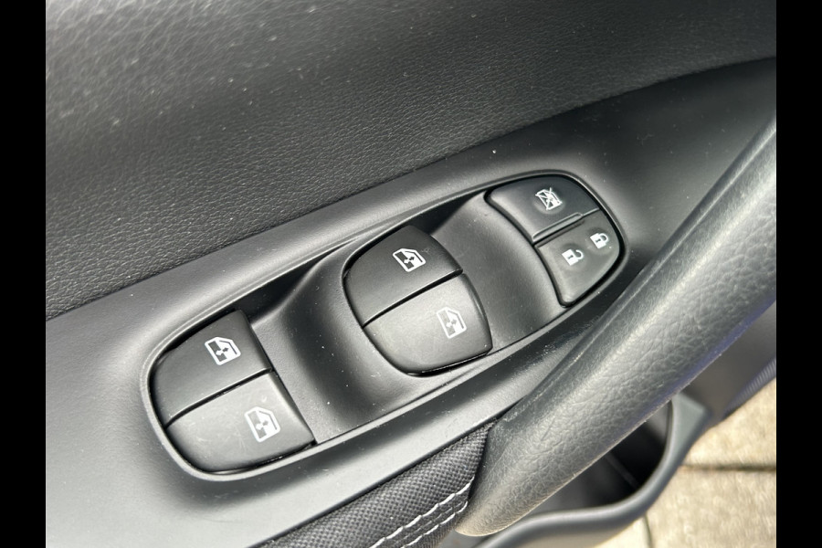 Nissan QASHQAI BWJ 2021 | 1.3T 160PK Design Ed. AUTOMAAT | NAVI | CLIMA | PDC | CAMERA A | PRIVACY GLASS | CARPLAY | 18'' LMV |