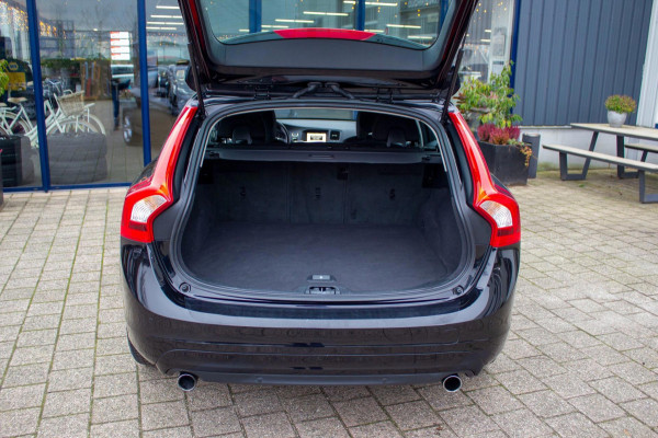 Volvo V60 1.5 T3 Polar | Prijs rijklaar incl. 12 mnd garantie | Lmv Navi Pdc Bluetooth Stoelverwarming Cruise