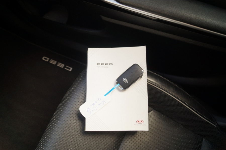 Kia Ceed 1.5 T-GDi 160pk Automaat ExecutiveLine -PANO-LEER-