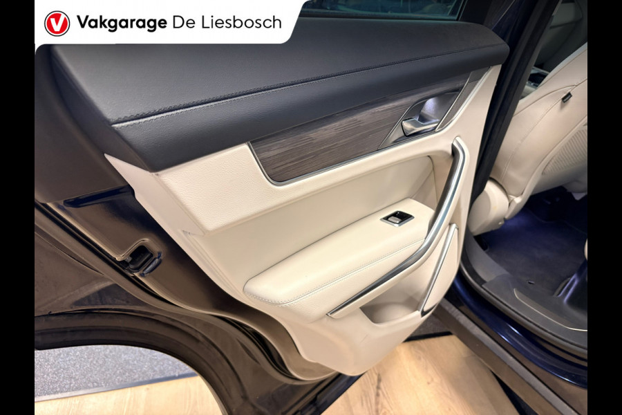 Jaguar F-Pace 2.0 P400e PHEV S / dealer onderhouden / leder / led / camera/ trekhaak / camera