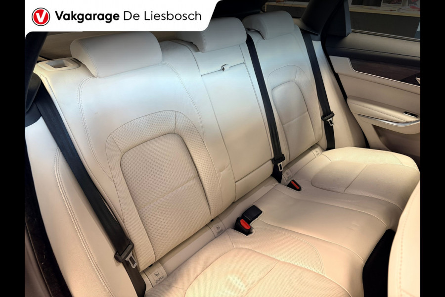 Jaguar F-Pace 2.0 P400e PHEV S / dealer onderhouden / leder / led / camera/ trekhaak / camera