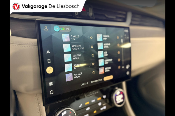 Jaguar F-Pace 2.0 P400e PHEV S / dealer onderhouden / leder / led / camera/ trekhaak / camera