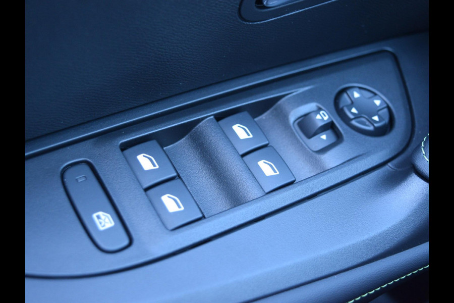 Peugeot e-2008 EV GT Avantage 54 kWh SOH 98% | TOT 8 JAAR GARANTIE | WARMTEPOMP | MASSAGESTOEL | STOELVERWARMING | 4.656 KM