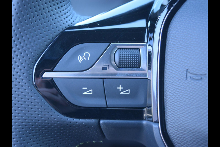 Peugeot e-2008 EV GT Avantage 54 kWh SOH 98% | TOT 8 JAAR GARANTIE | WARMTEPOMP | MASSAGESTOEL | STOELVERWARMING | 4.656 KM