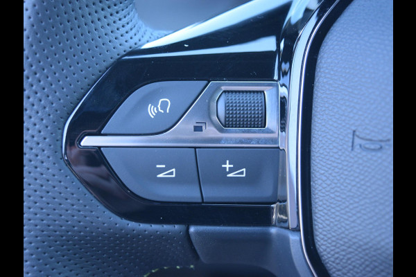 Peugeot e-2008 EV GT Avantage 54 kWh SOH 98% | TOT 8 JAAR GARANTIE | WARMTEPOMP | MASSAGESTOEL | STOELVERWARMING | 4.656 KM