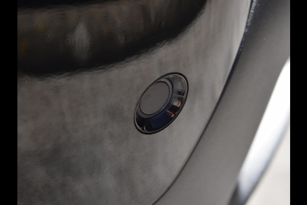 Peugeot e-2008 EV GT Avantage 54 kWh SOH 98% | TOT 8 JAAR GARANTIE | WARMTEPOMP | MASSAGESTOEL | STOELVERWARMING | 4.656 KM