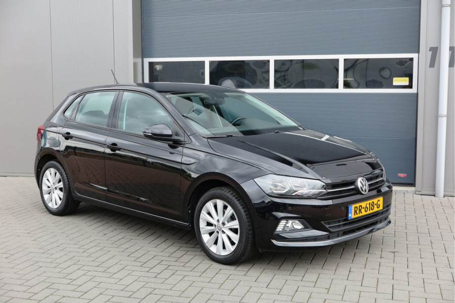 Volkswagen Polo 1.0 TSI 70kw 95pk Highline, Adaptive Cruise, PDC ,Navigatie , Stuurwiel multifuntioneel , Carplay, LMV 16", Sportstoelen,Buitenspiegels inklapbaar, etc. Complete historie bekend NL auto met NAP (recent onderhouden)
