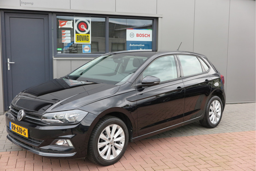 Volkswagen Polo 1.0 TSI 70kw 95pk Highline, Adaptive Cruise, PDC ,Navigatie , Stuurwiel multifuntioneel , Carplay, LMV 16", Sportstoelen,Buitenspiegels inklapbaar, etc. Complete historie bekend NL auto met NAP (recent onderhouden)