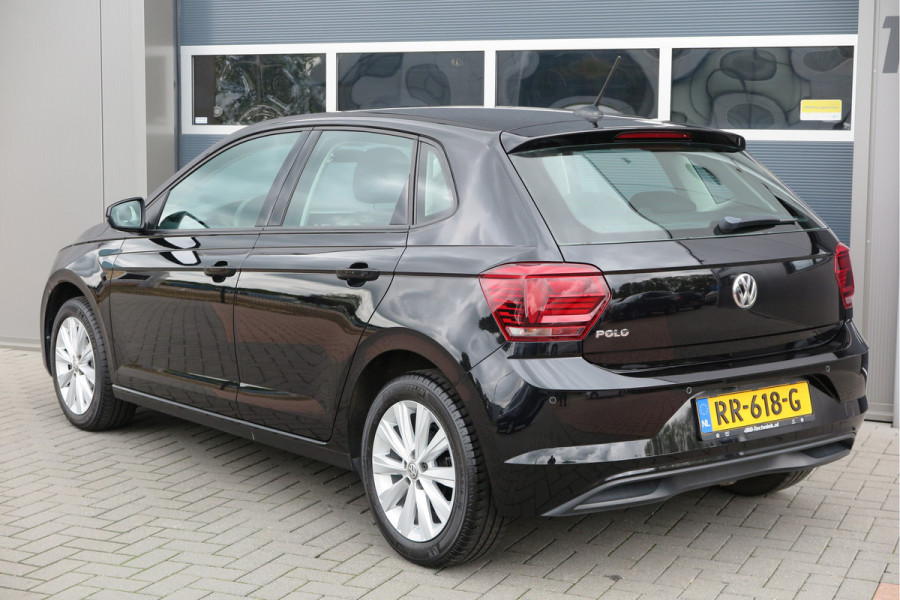 Volkswagen Polo 1.0 TSI 70kw 95pk Highline, Adaptive Cruise, PDC ,Navigatie , Stuurwiel multifuntioneel , Carplay, LMV 16", Sportstoelen,Buitenspiegels inklapbaar, etc. Complete historie bekend NL auto met NAP (recent onderhouden)