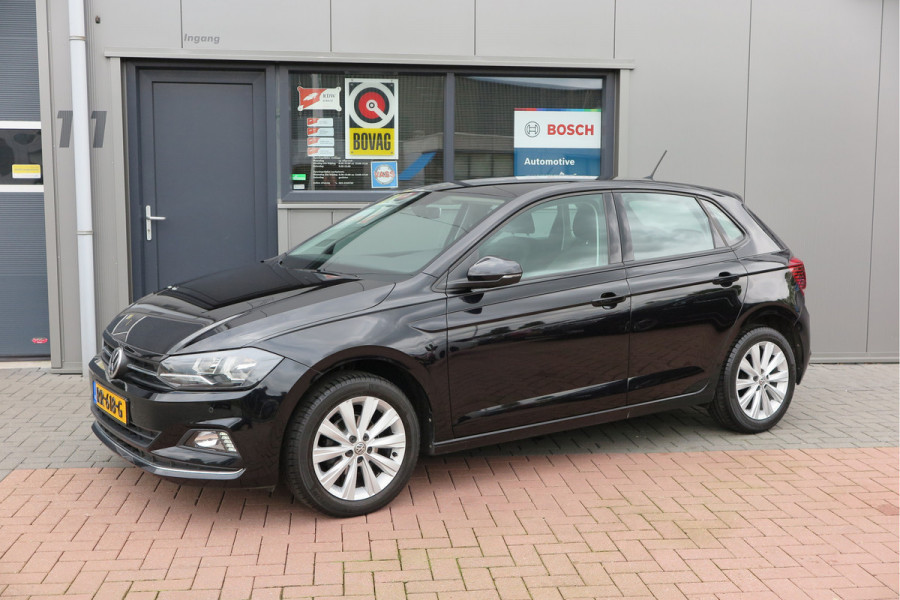 Volkswagen Polo 1.0 TSI 70kw 95pk Highline, Adaptive Cruise, PDC ,Navigatie , Stuurwiel multifuntioneel , Carplay, LMV 16", Sportstoelen,Buitenspiegels inklapbaar, etc. Complete historie bekend NL auto met NAP (recent onderhouden)