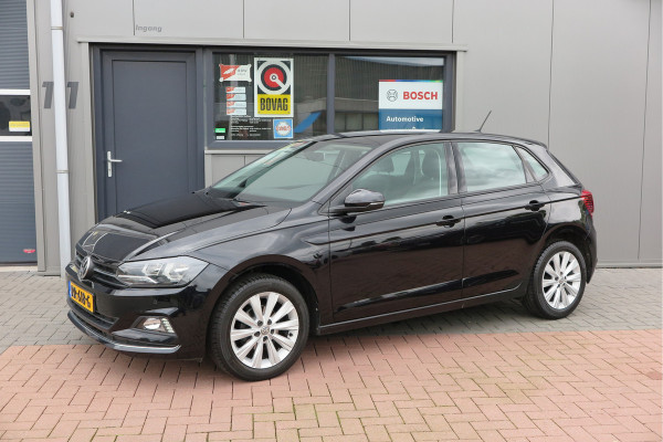Volkswagen Polo 1.0 TSI 70kw 95pk Highline, Adaptive Cruise, PDC ,Navigatie , Stuurwiel multifuntioneel , Carplay, LMV 16", Sportstoelen,Buitenspiegels inklapbaar, etc. Complete historie bekend NL auto met NAP (recent onderhouden)