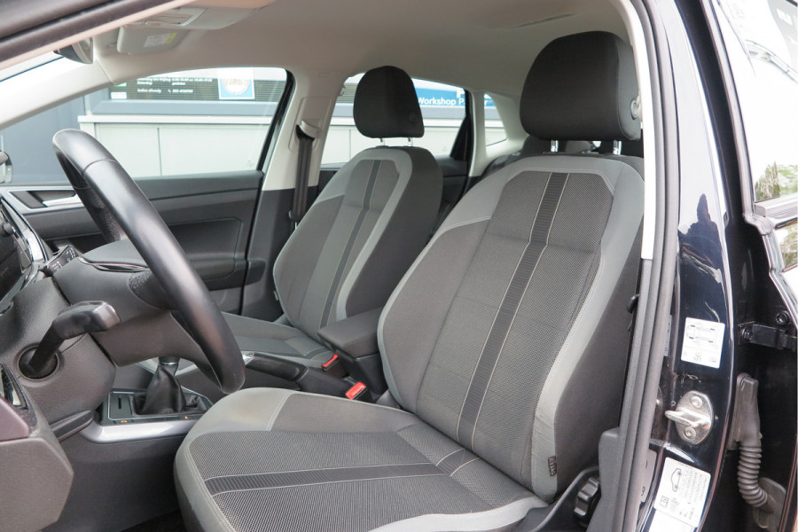 Volkswagen Polo 1.0 TSI 70kw 95pk Highline, Adaptive Cruise, PDC ,Navigatie , Stuurwiel multifuntioneel , Carplay, LMV 16", Sportstoelen,Buitenspiegels inklapbaar, etc. Complete historie bekend NL auto met NAP (recent onderhouden)